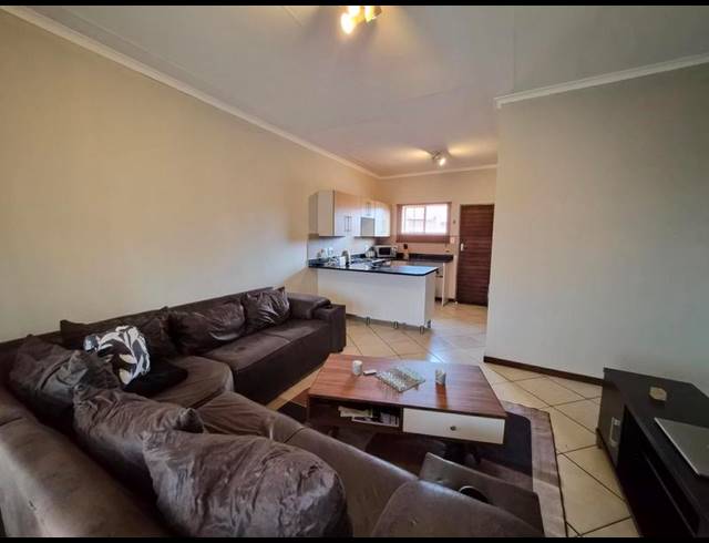 2 BEDROOM APARTMENT FOR SALE IN MOOIKLOOF RIDGE ESTATE